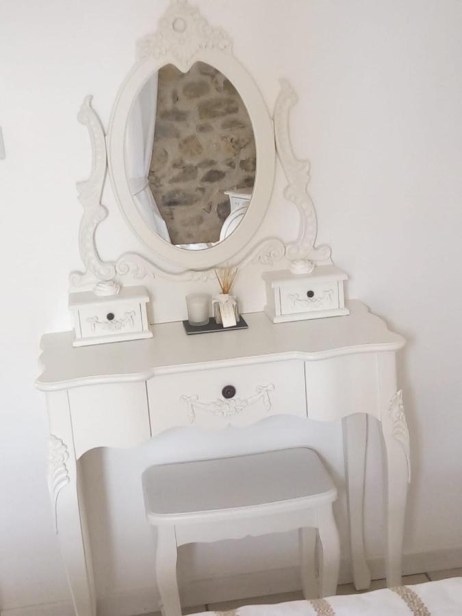 Maison De L'Amour Apartment Chardonnay Assignan Ngoại thất bức ảnh